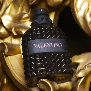 ✨Authentic✨ Valentino Born in Roma